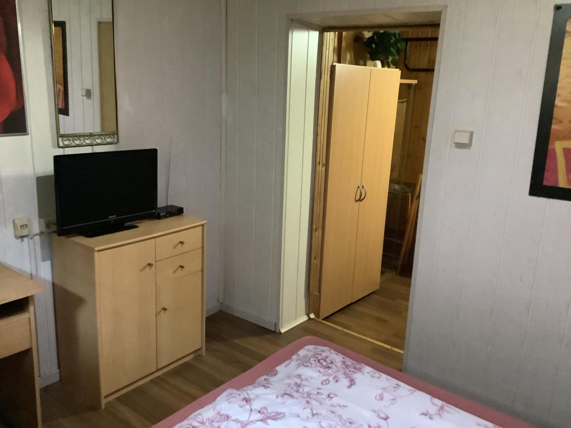 Schoenes Zimmer Im Seterant/Untergeschoss Essen Exterior foto